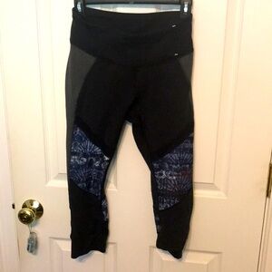 Super fun and flattering work out leggings